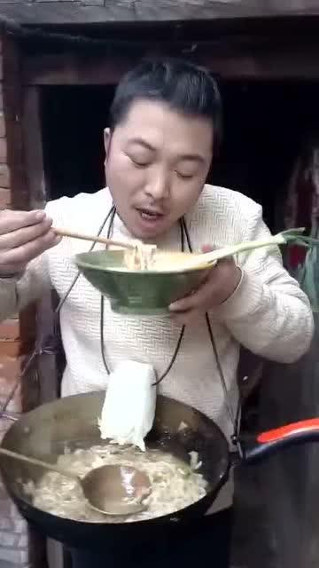 三江锅团队团子吃瓜视频,揭秘幕后趣事