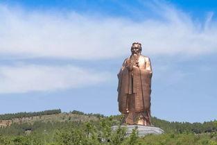 孔子像前的小情侣原视频吃瓜,古今交融的浪漫瞬间